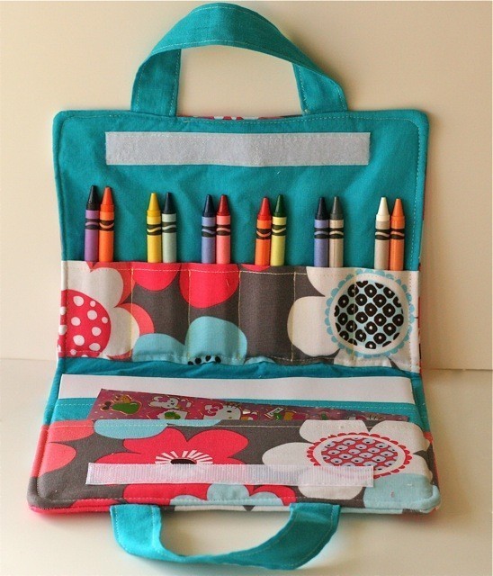 DIY gifts for kids, DIY gifts, crayon coloring book carrier