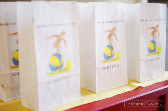 vintage curious george birthday party, party favor bags | TheMombot.com