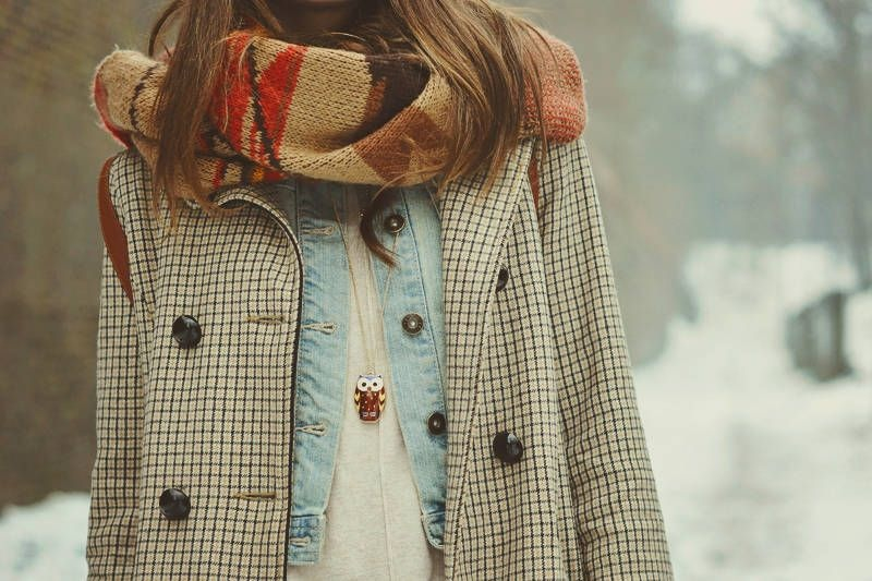 Fall outfit inspiration: mixing patterns | TheMombot.com